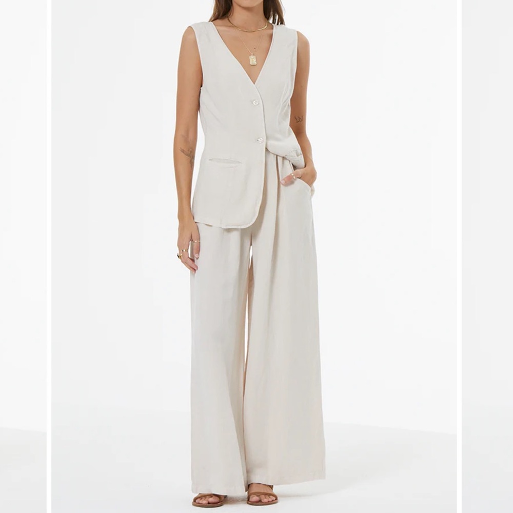 REVOLVE - YFB Clothing Linen Set